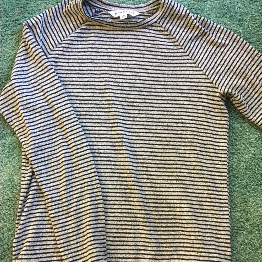 Comfortable long sleeve shirt with lace detail